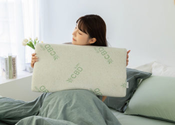 記憶枕清洗要注意！千萬別將記憶枕丟洗衣機、曝曬太陽