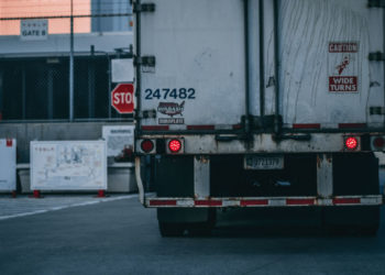 貨車載走舊床墊